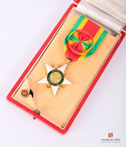 null République Togolaise, Ordre du Mono (institué le 2 septembre 1961), étoile d'officier,...