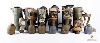 null Défense passive : six Appareil Normal de Protection (masque à gaz) en conteneur...