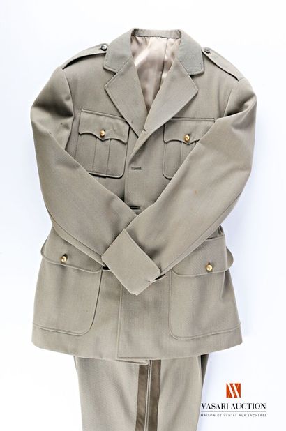 null Armée française : uniforme d'officier, veste et pantalon en tissus bickford...