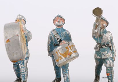 null soldats-figurines type Quiralu aluminium : Armée française, fanfare de poilus,...