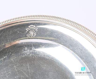 null Plat de forme ronde et creux en argent (1819-1838), l'aile présente un chiffre...