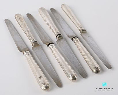 null Set of six dessert knives, the handle in filled silver with net decoration,...