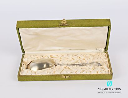 null Silver and silver gilt cream spoon, the handle hemmed with a flower on the reverse...