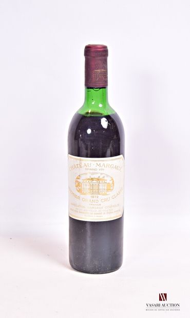 null 1 bouteille	Château MARGAUX	Margaux 1er GCC	1972

	Et. un peu tachée. N : ht/mi...
