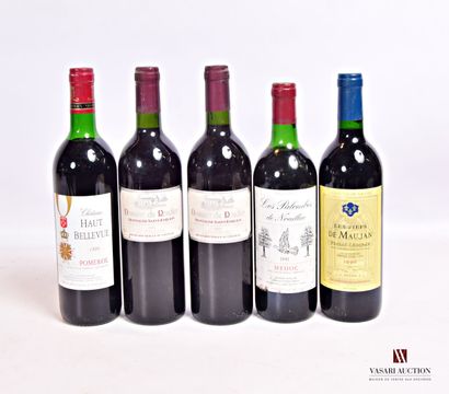 null Lot of 5 bottles including :

1 bottle Château HAUT BELLEVUE Pomerol 1994

2...