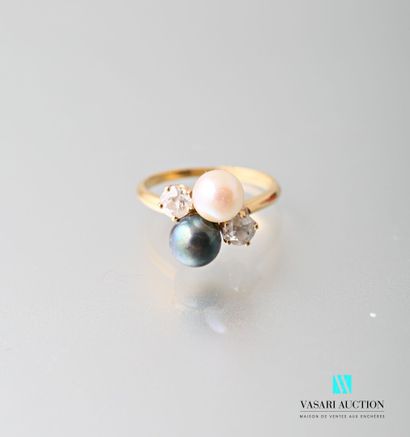 null Ring You and Me in yellow gold 750 thousandths set with two cultured pearls:...