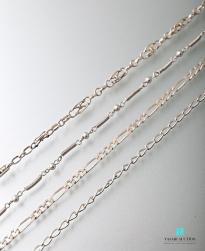 null Lot of four silver chains.

Weight : 72,84 g