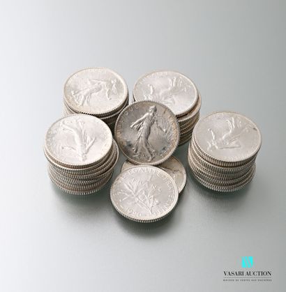 null Lot comprenant quarente-trois pièces en argent de 1 francs en argent figurant...