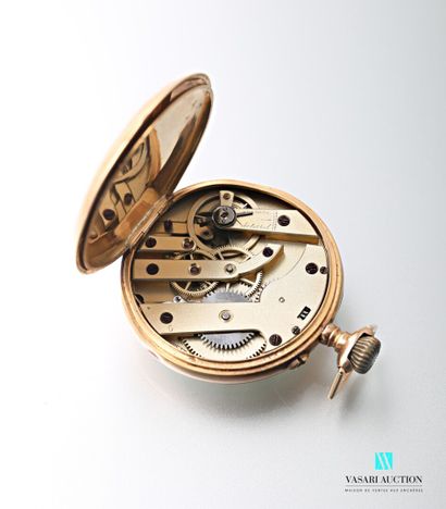 null Pocket watch in gold 750 thousandths, the back chased with decoration of flowers,...