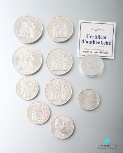 null Un lot de pièces en argent :

2 de 50 francs Hercule, 1976 et 1978,

3 de 10...