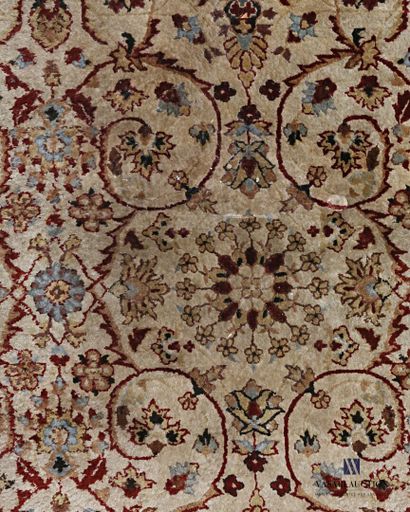 null CHINA

Wool and silk carpet decorated with flowering branches and foliage on...