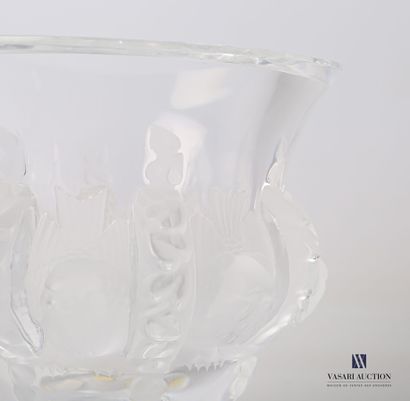 null LALIQUE FRANCE 

White and opalescent moulded-pressed crystal bowl, the body...