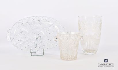 null Glass and moulded crystal lot including an ice bucket decorated with spiral...