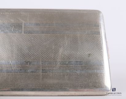 null Cigarette case in silver metal of rectangular form with decoration of guilloche...