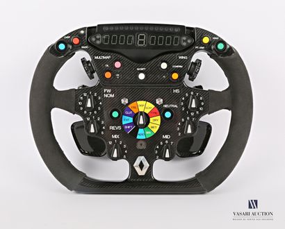 null RENAULT F1 steering wheel in resin 

In a case

(slight wear to the foam of...