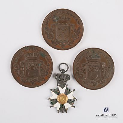 null Lot of medals including a metal and enamel decoration with a profile of Henri...