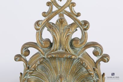 null Pair of bronze andirons decorated with palmettes and acanthus leaves topped...