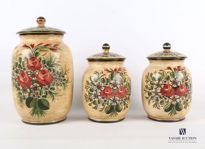 null Suite of three covered spice jars of decreasing size in earthenware decorated...