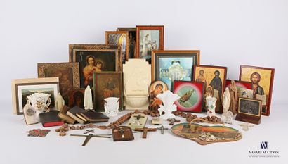 ut. : Lot d'objets religieux comprenant quinze images religieuses pièces encadrées...