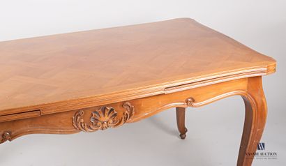 null 
Moulded and carved cherrywood dining room furniture comprising a table, the...