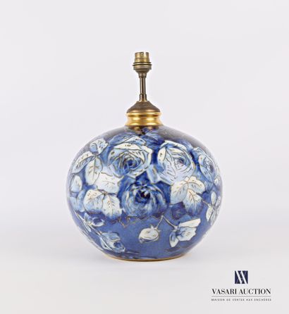 null Spherical porcelain lamp stand decorated with roses in blue monochrome and gold...