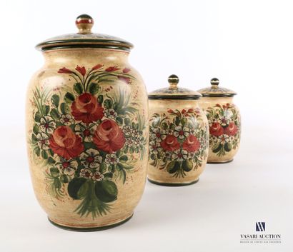 null Suite of three covered spice jars of decreasing size in earthenware decorated...