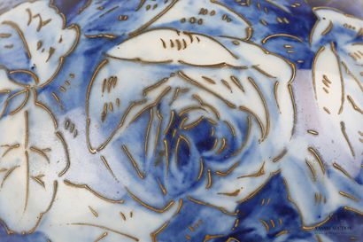 null Pied de lampe de forme sphérique en porcelaine à décor de roses en camaïeu bleu...