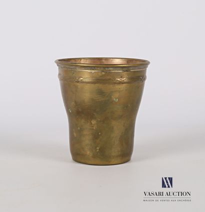 null Silver plated cup of truncated cone shape decorated with a frieze of pearls...