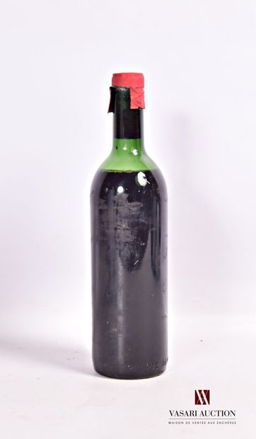 null 1 bouteille	PAUILLAC 		1964

	Sans étiquette. Capsule portant la mention "Pauillac"....
