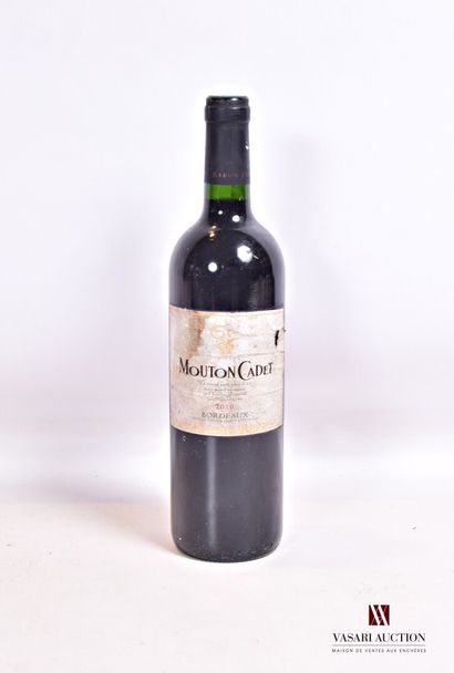 null 1 bouteille	MOUTON CADET	Bordeaux mise nég.	2010

	Et. tachée et un peu déchirée....