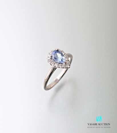 null Ring in white gold 750 thousandth set with a pear-cut tanzanite calibrating...