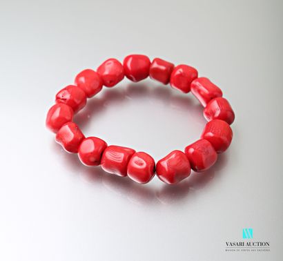 null Bracelet decorated with beads of bamboo root of coral on elastic cord.

Diameter:...