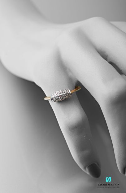 null Ring in yellow gold 750 thousandths decorated with a band in projection decorated...
