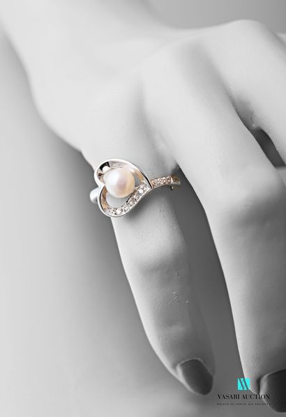 null Heart ring in white gold 750 thousandths with openwork body on its center of...