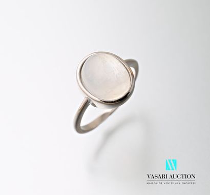 null Silver ring 925 thousandths: ring holding a moonstone in cabochon 

Gross weight:...