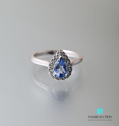null Ring in white gold 750 thousandth set with a pear-cut tanzanite calibrating...