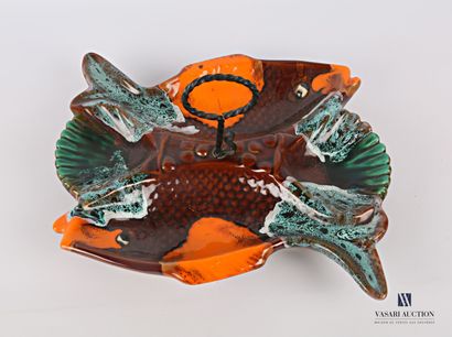 null VALLAURIS

Dish with shellfish in glazed earthenware decorated with two fish...