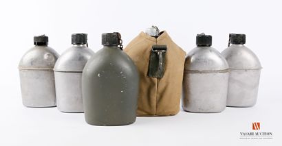  US Army: military equipment: individual canteens, dated 1943 or 1944, 6 pieces,...
