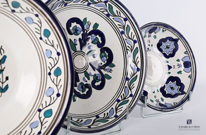 null Set of three round glazed terracotta dishes decorated with plant and floral...