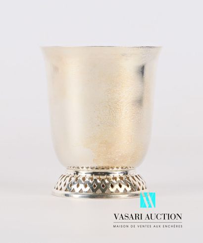 null Silver plated metal tumbler, the tulip body, it rests on a base with openwork...