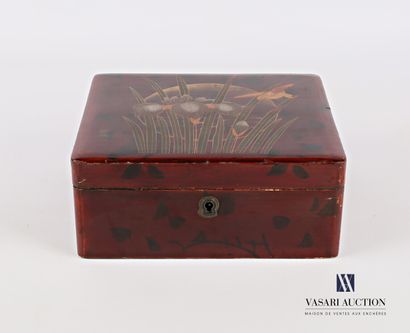 null Rectangular box in lacquered cardboard with polychrome decoration and gold highlights...