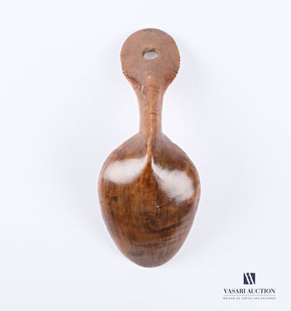 null Boxwood shepherd's spoon. The handle, extended by a discoidal poucier with a...