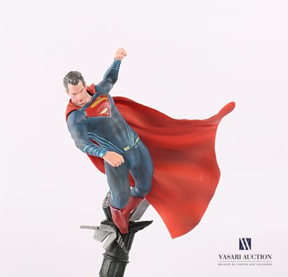 null KOTOBUKIYA - ARTFX PLUS

Superman figure in PVC on base from the movie Batman...