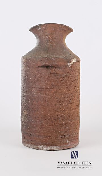 null Stoneware vase of truncated cone shape, the grooved body flanked by two handles...
