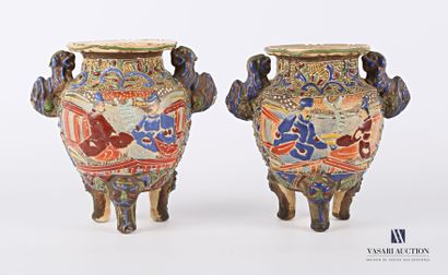 null JAPAN

Pair of earthenware vases of ovoid form with satsuma decoration of palace...