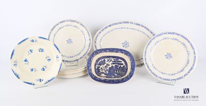 null GIEN - Manufacture of 

Part of earthenware service with decoration in blue...