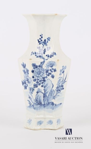 null CHINA

A porcelain octagonal baluster vase decorated in blue camaieu with a...