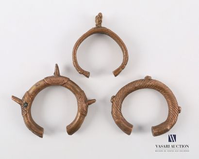 null AFRICA

Set of three copper bracelets or shackles with twisted stripes, spikes...