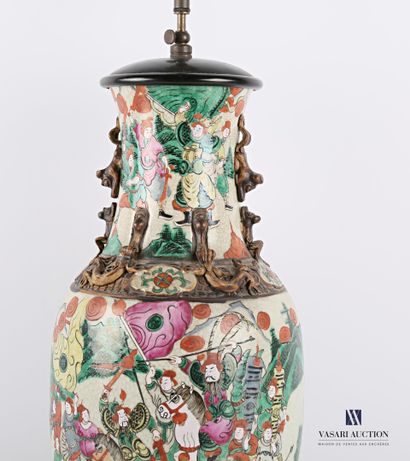 null CANTON

Vase de forme balustre en porcelaine de canton monté en lampe à décor...