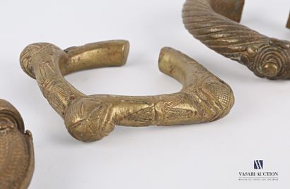 null AFRICA

Set of three bronze bracelets or shackles decorated with twisted stripes,...